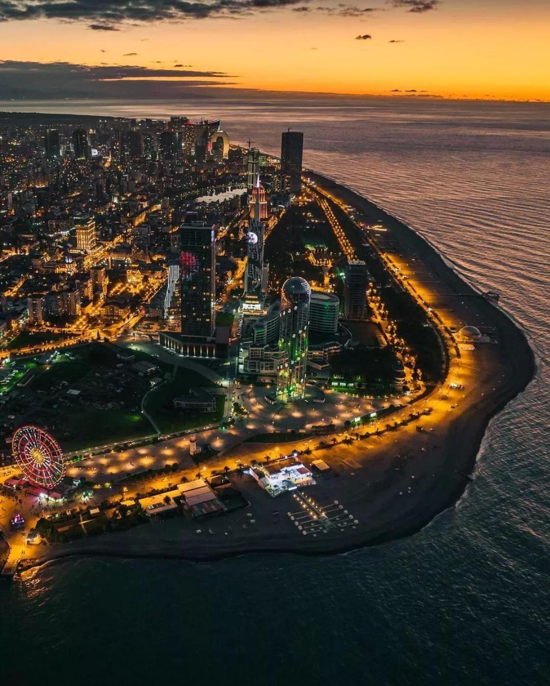 Elegance Sea View Aparthotel In Orbi City Batumi Exterior photo